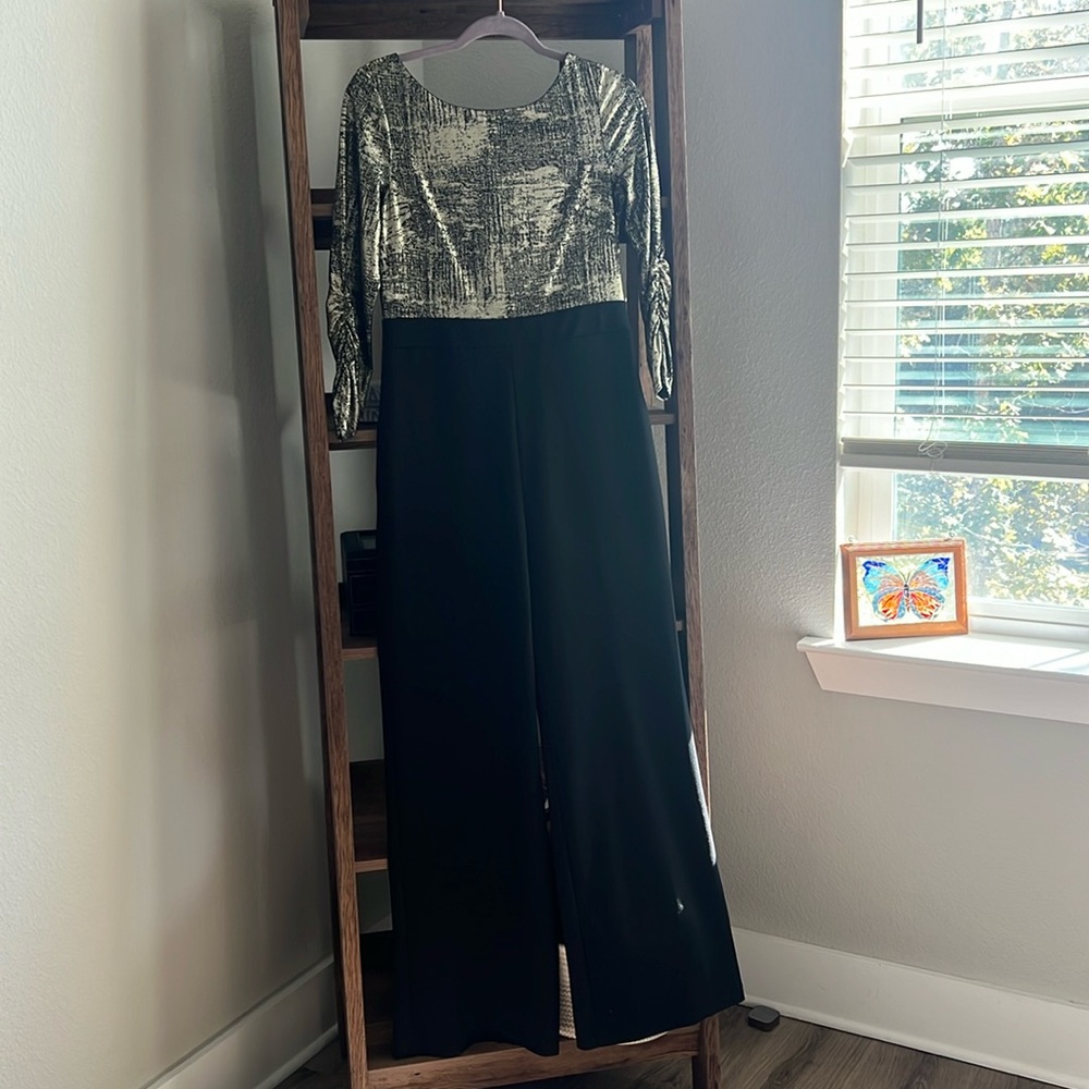 Black and gold jumpsuit with zipper and scrunched sleeves